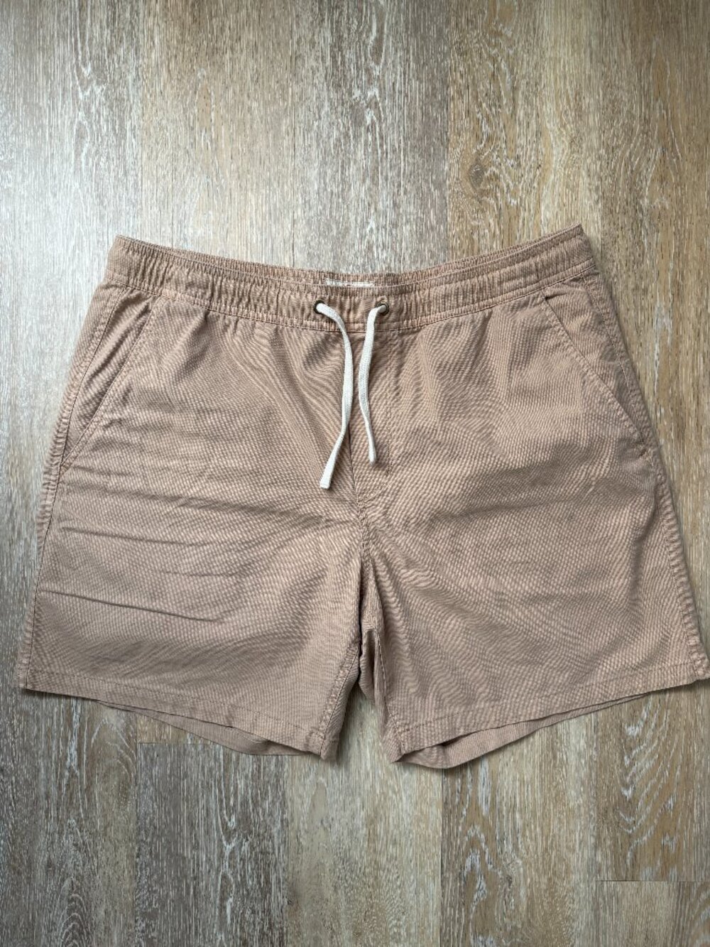 Marine Layer men's pull-on shorts, tan/khaki, size Large